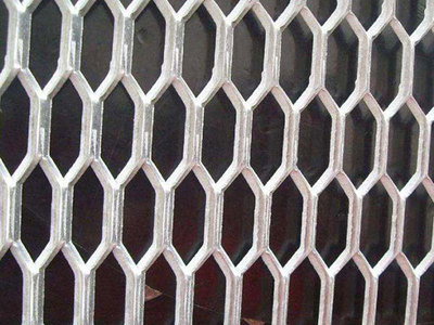 來看看不銹鋼鋼板網的生產工藝是什么