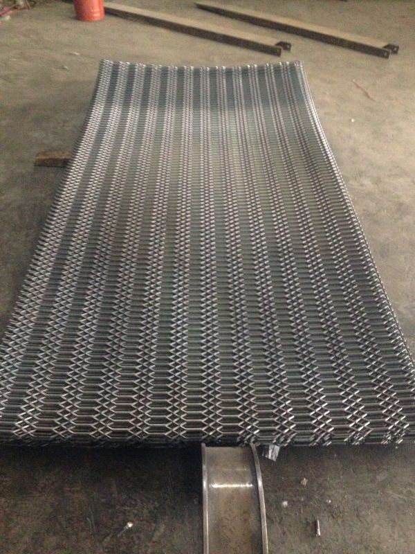 菱形鋼板網 工業應用中的堅固防護與創新設計